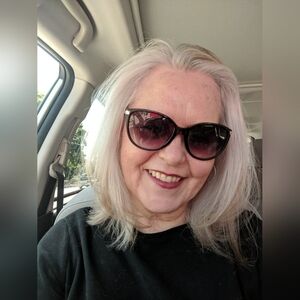 Meet your Posher, Desiree